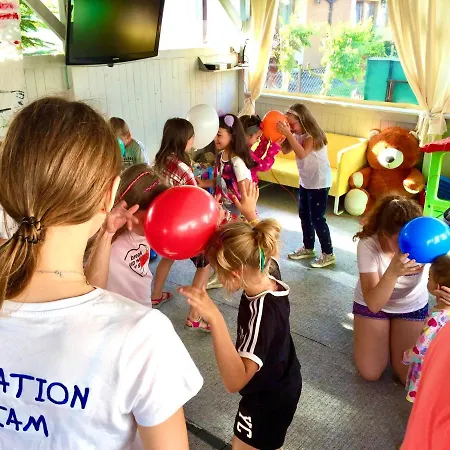 פארק נופש Dworek Wiosenna 8 קארוויה