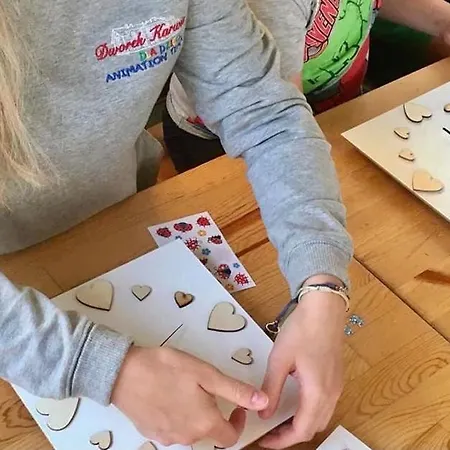 Kompleks wypoczynkowy Dworek Wiosenna 8 *