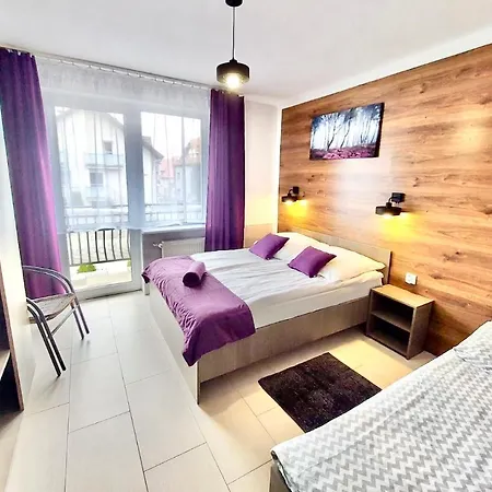 Dworek Wiosenna 8 Kompleks wypoczynkowy *