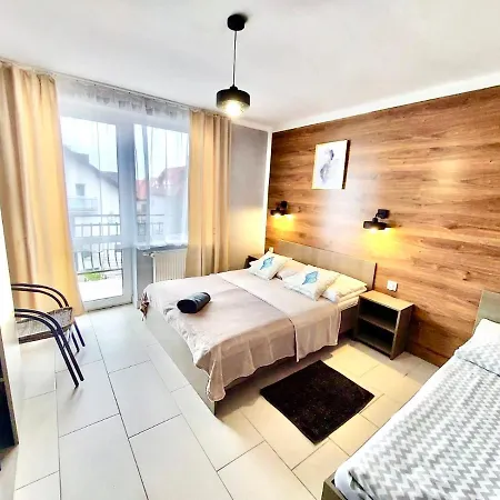 Dworek Wiosenna 8 Karwia