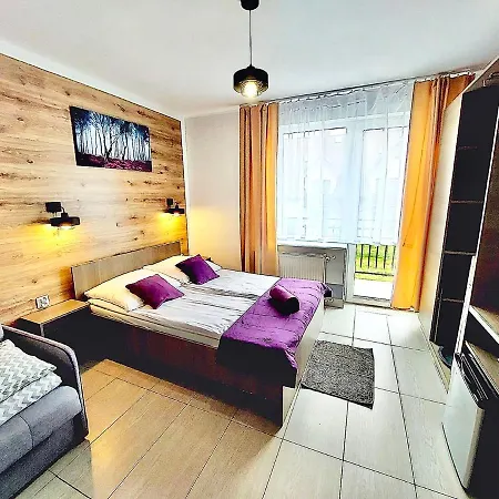 Semesterpark Dworek Wiosenna 8 *