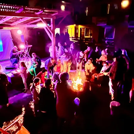 Dworek Wiosenna 8 Karwia