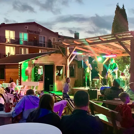 Dworek Wiosenna 8 * Karwia