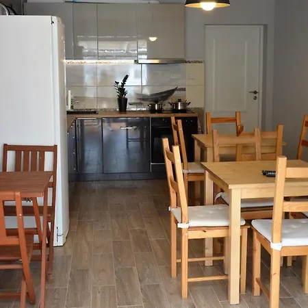 Dworek Wiosenna 8 * Karwia