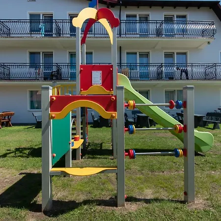 Dworek Wiosenna 8 Karwia