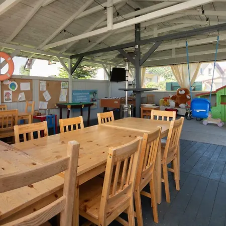 Dworek Wiosenna 8 * Karwia