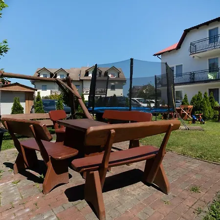 Dworek Wiosenna 8 * Karwia