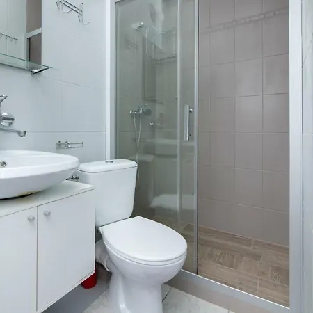 Dworek Wiosenna 8 Karwia