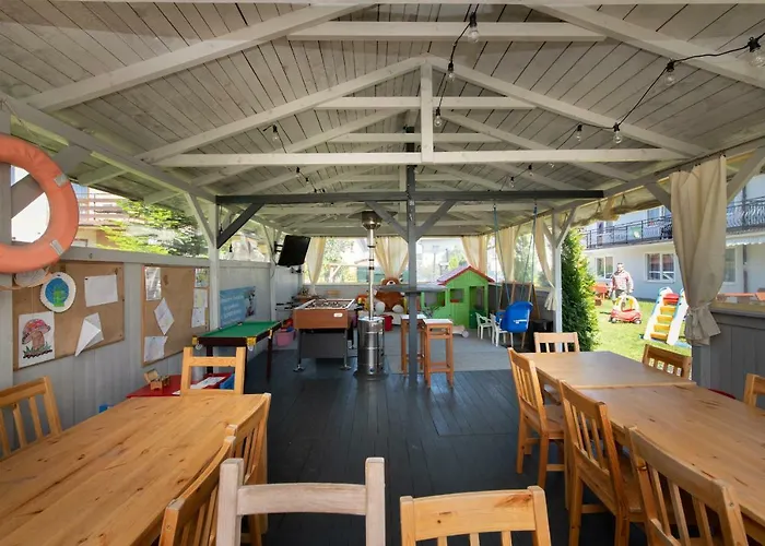 Dworek Wiosenna 8 Карвиа