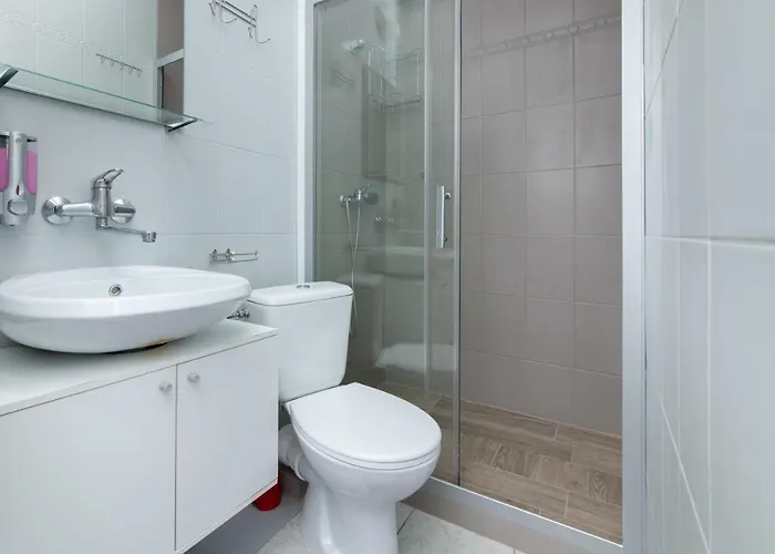 Dworek Wiosenna 8 Карвиа